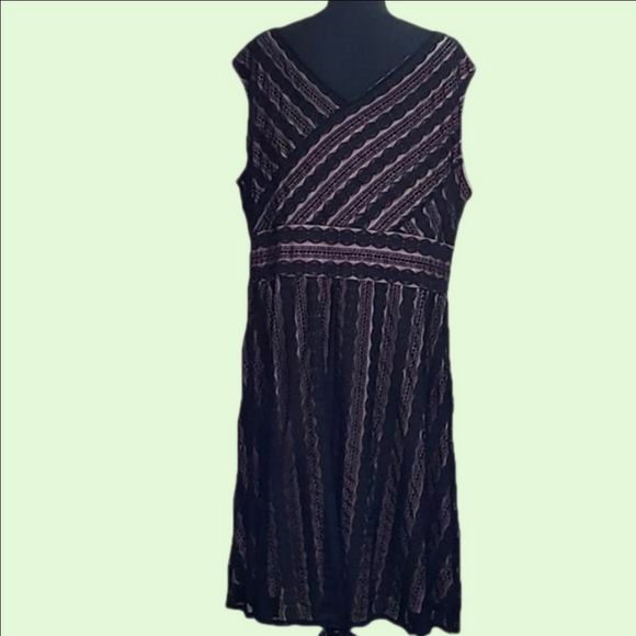 Elegant Black and Nude Striped Dress - Picture 3 of 7